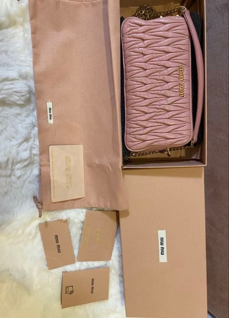 miu miu ショルダーバッグ　売り切り価格