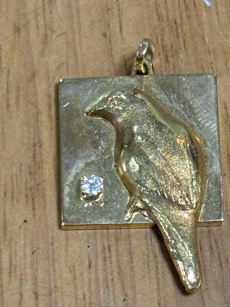 ペンダントトップ　18金　鳥