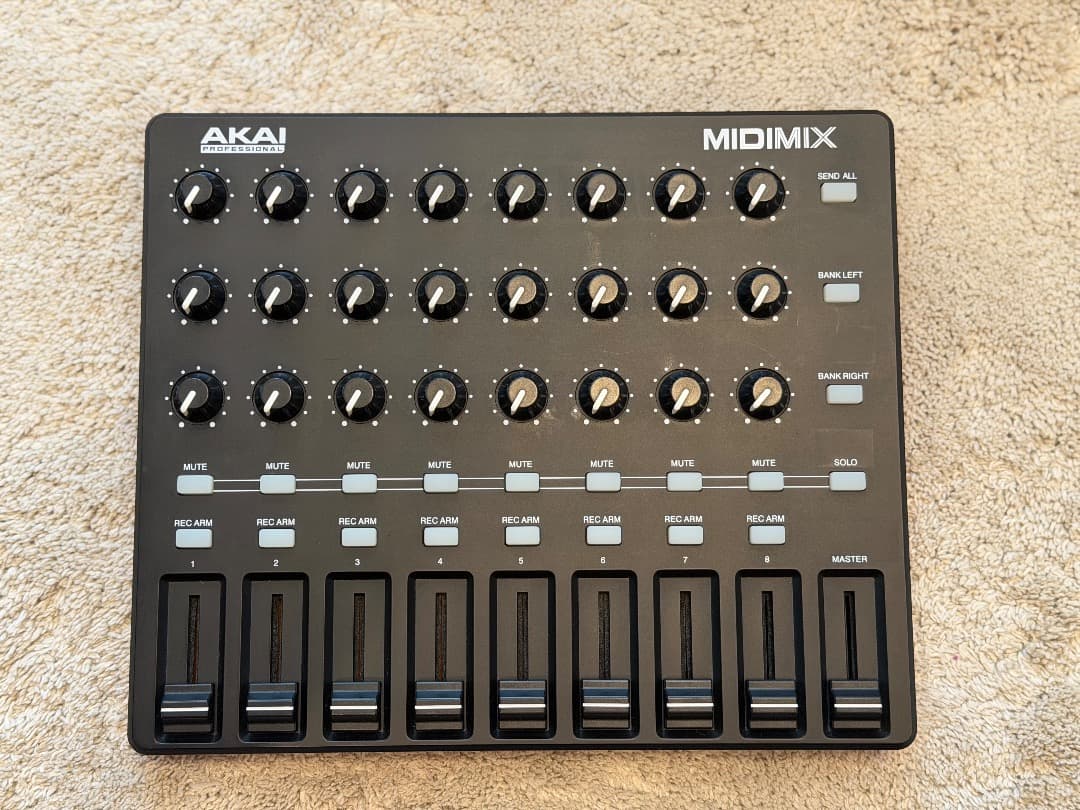 AKAI MIDIMIX MIDI DAWコントローラー