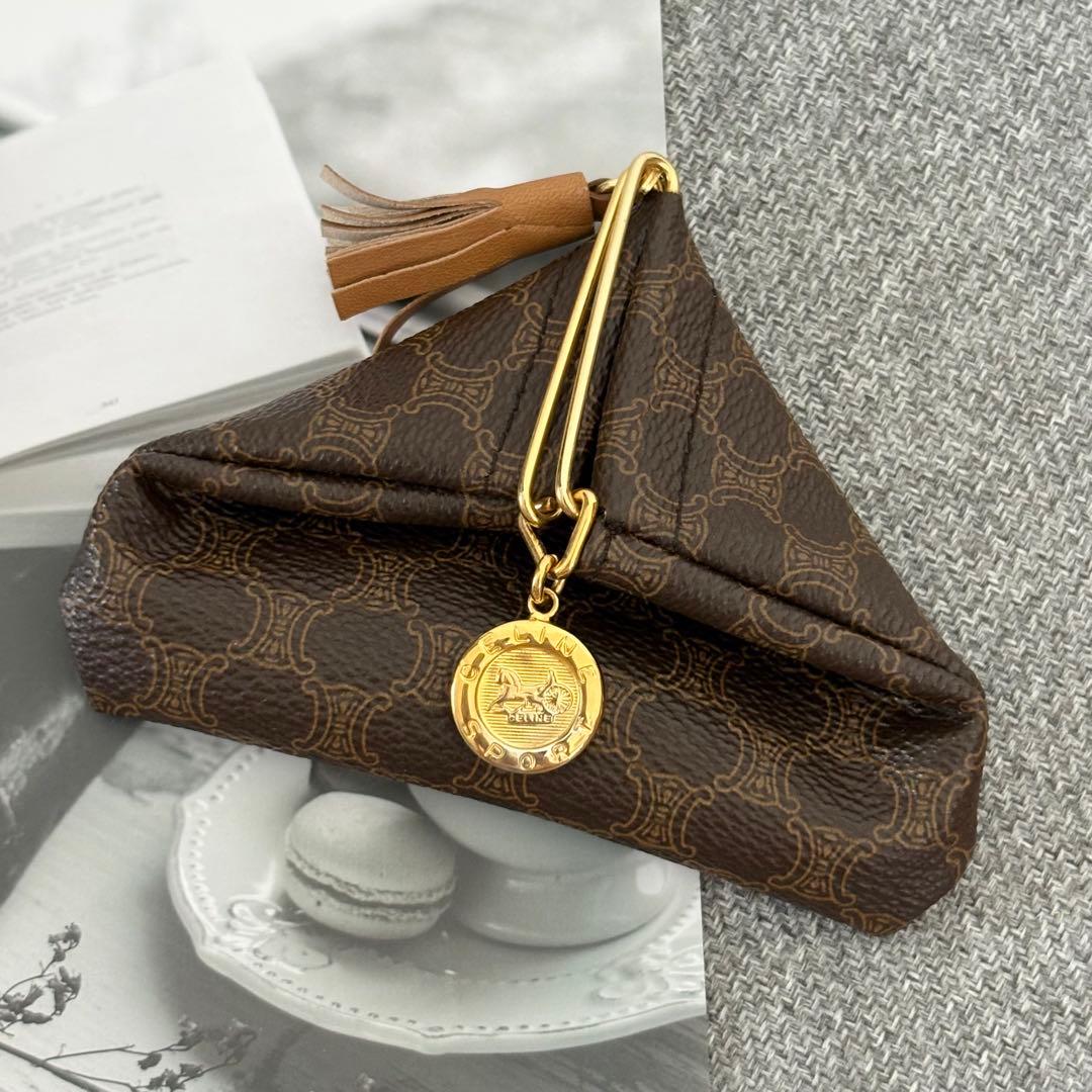 【美品】セリーヌ 三角ケース マカダム 馬車金具ブラウン小銭入れ 183