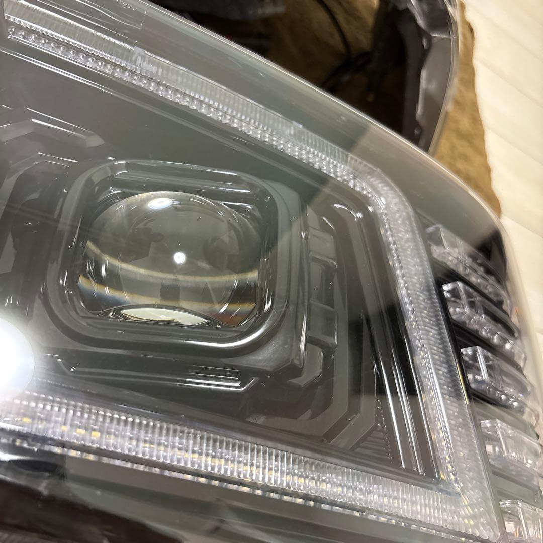 トヨタハイエース　コプラスLEDヘッドライト　シーケンシャル