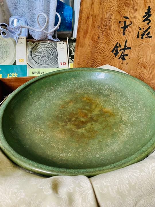 中国、明代龍泉窑青瓷大皿、布、はこ箱付き、サイズ約43cm高さ約7.5cm
