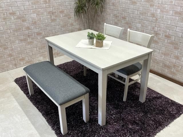 ダイニングテーブルセット　４人掛け　ホワイト　新品