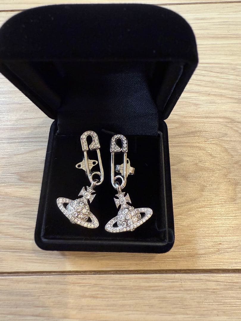 ヴィヴィアン ウエストウッド　ピアス