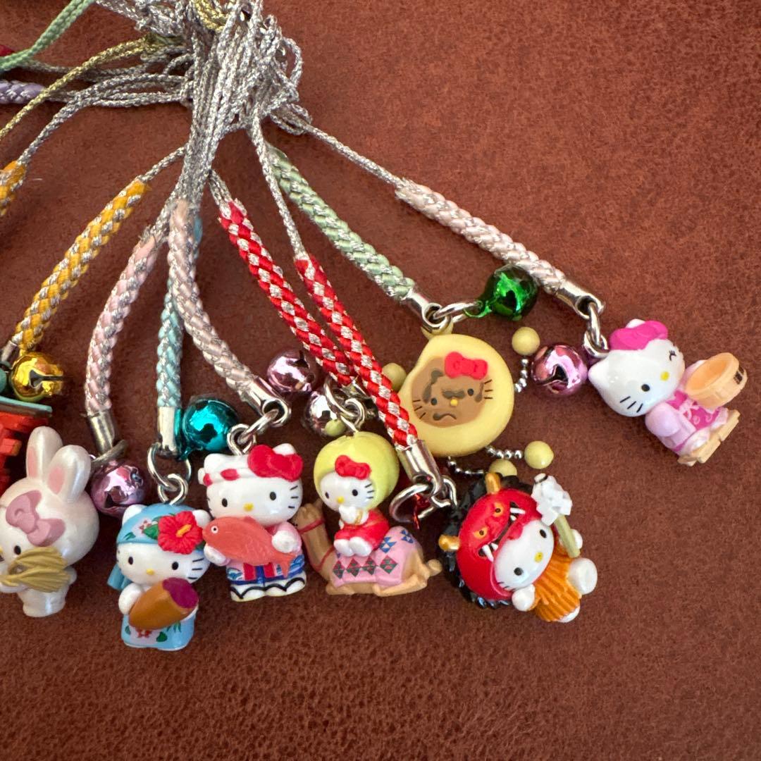 ご当地キティ　キーホルダー　根付け