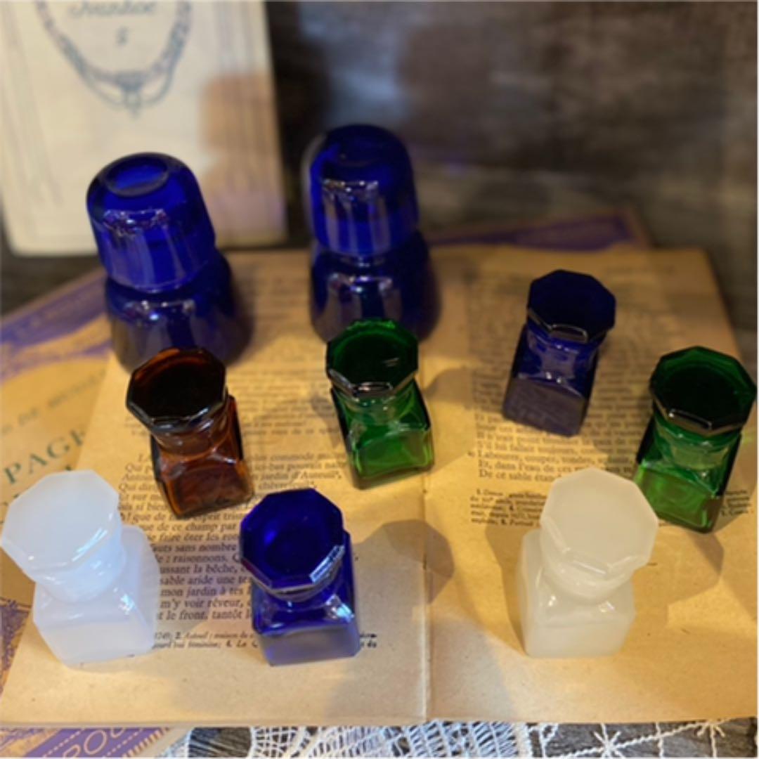 ビンテージ レトロ 色ガラス瓶 薬瓶 医療瓶 蓋付き