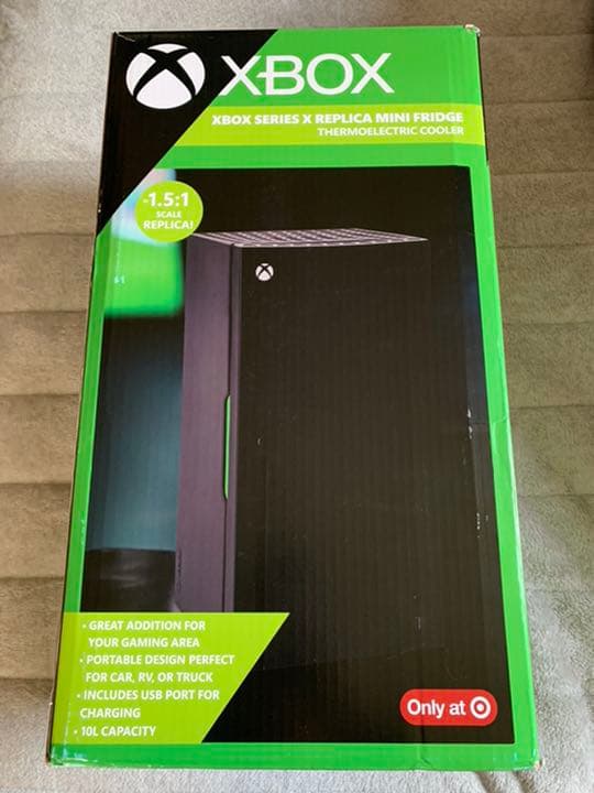 Xbox Series X Replica Mini Fridge 冷蔵庫