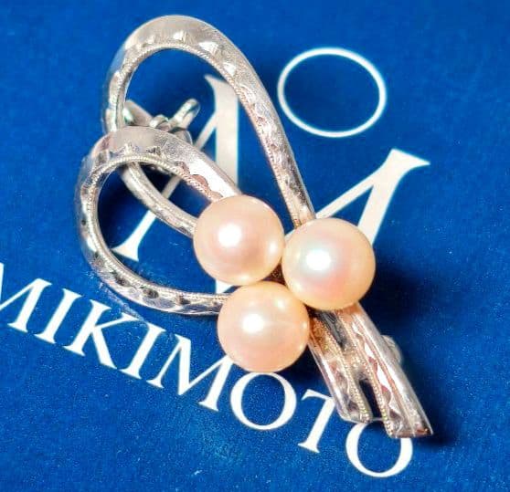 【美品 最高級】ミキモト ブローチ パール リボン 3珠 皇室御用達