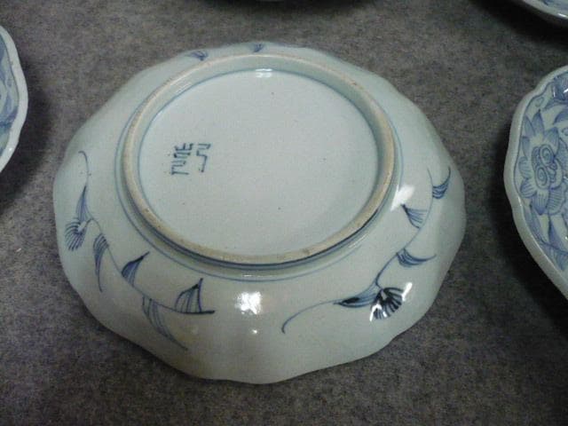 伊万里 線描き 花柄 染付 焼物皿 9枚 [B31343]