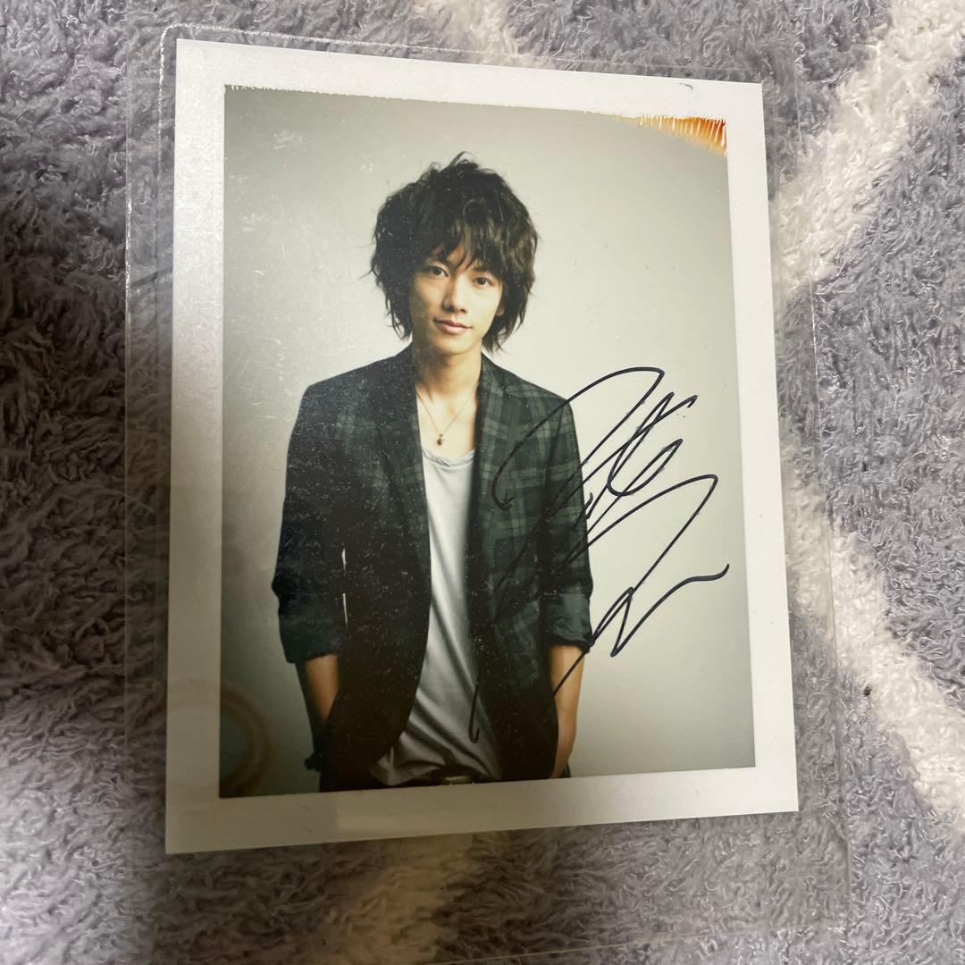 佐藤健　サイン付き　ポラロイド　ラミネート加工済み