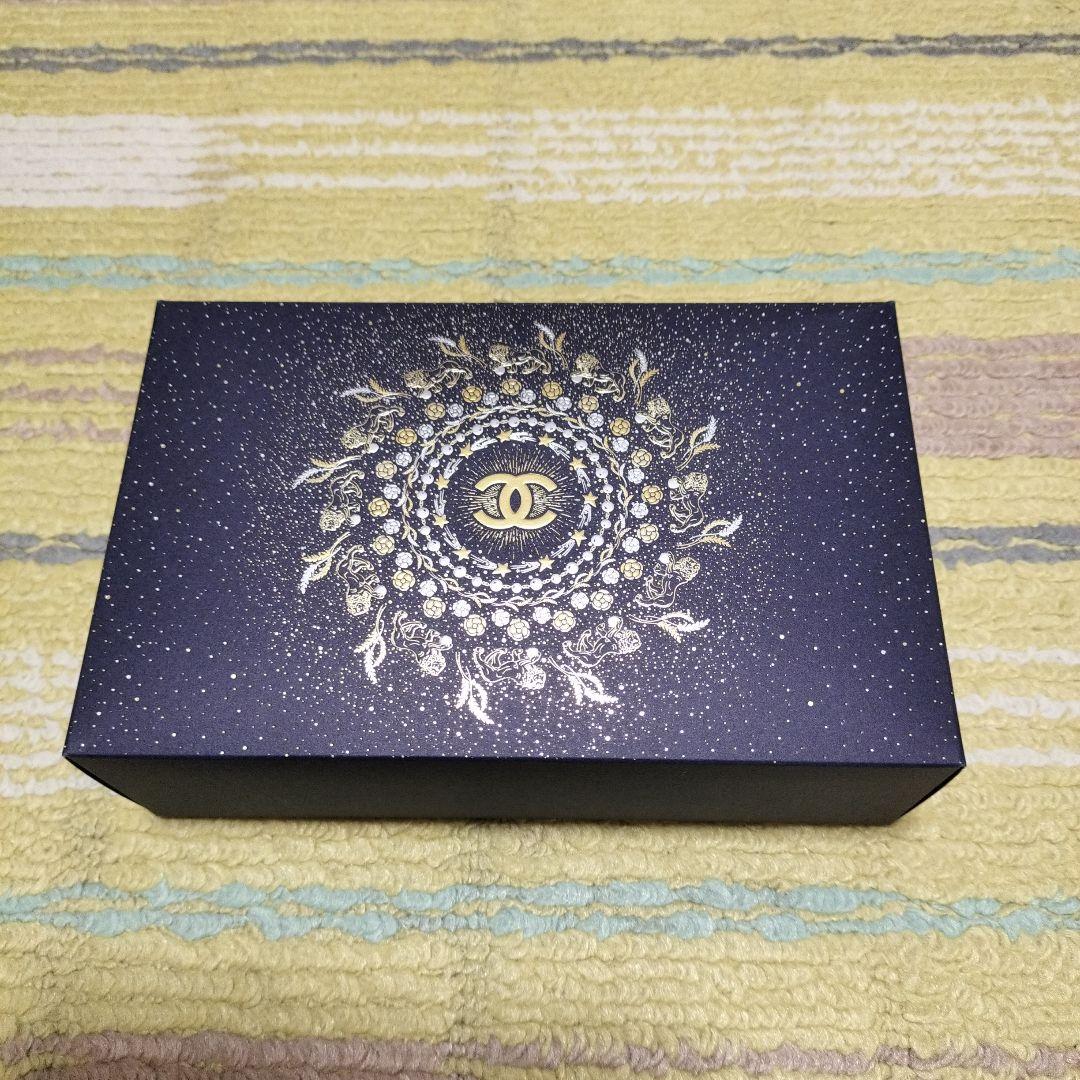 ホリデー限定ギフトラッピング*。シャネル リップ アンド ネイル ケア セット