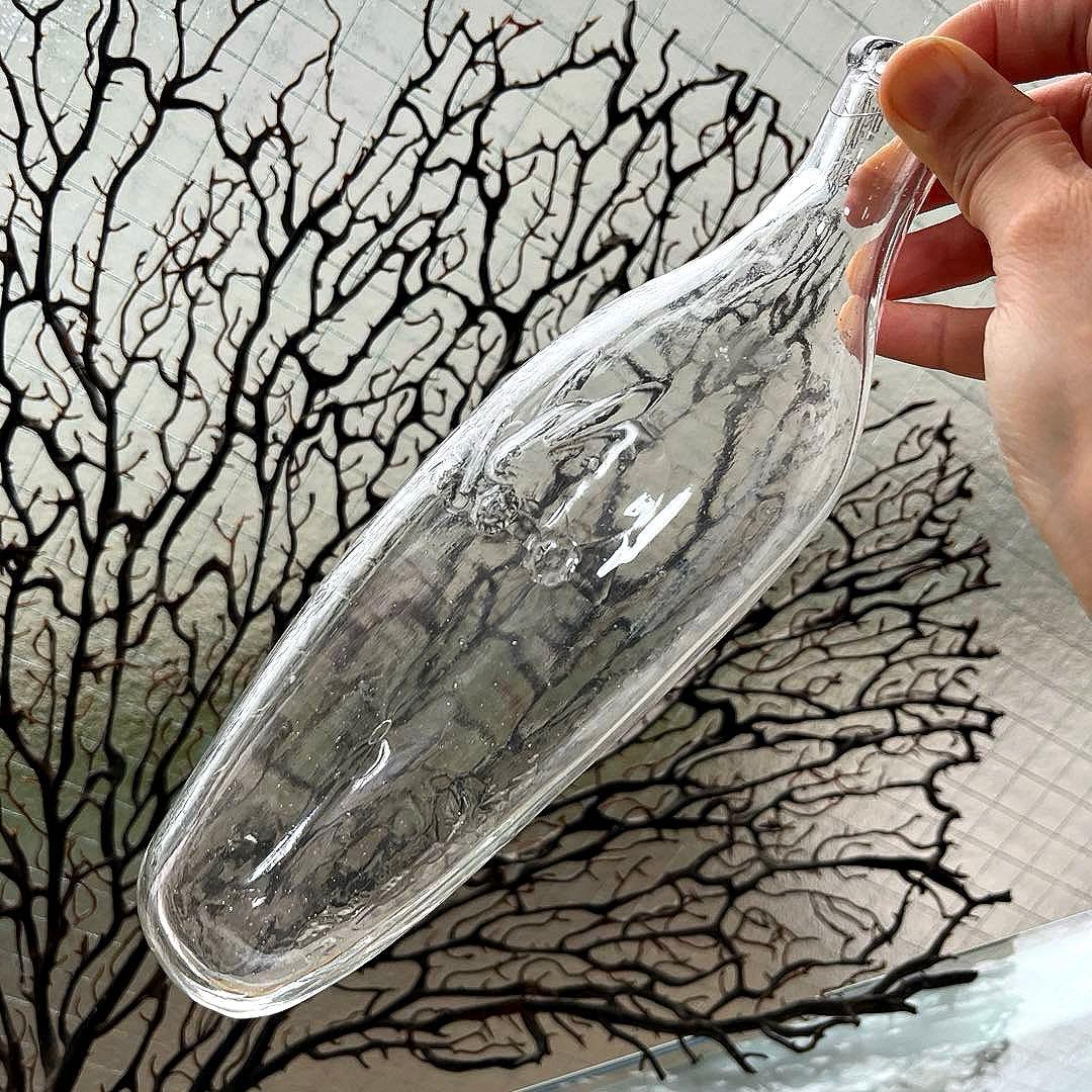 骨董　時代ガラス　希少　ウサギ哺乳瓶　ウサギ車エンボス　ウランガラス