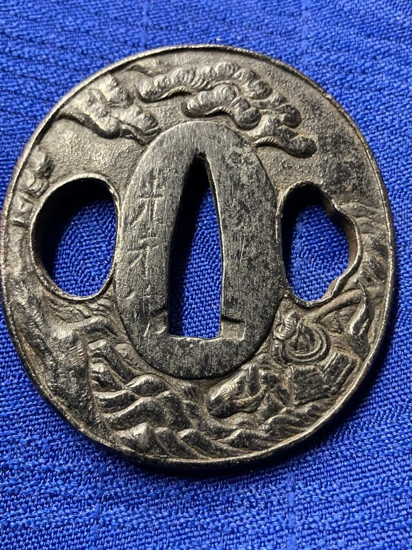 鍔　日本刀　武士　海　松　光来作　鉄鍔