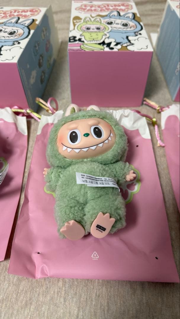 新品 THE MONSTERS Exciting Macaron シリーズ