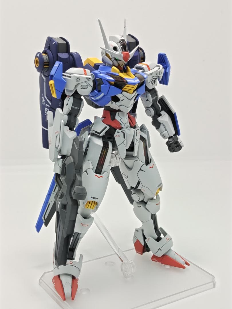 ガンプラ　HGガンダムエアリアル（フライトユニット付）　完成品