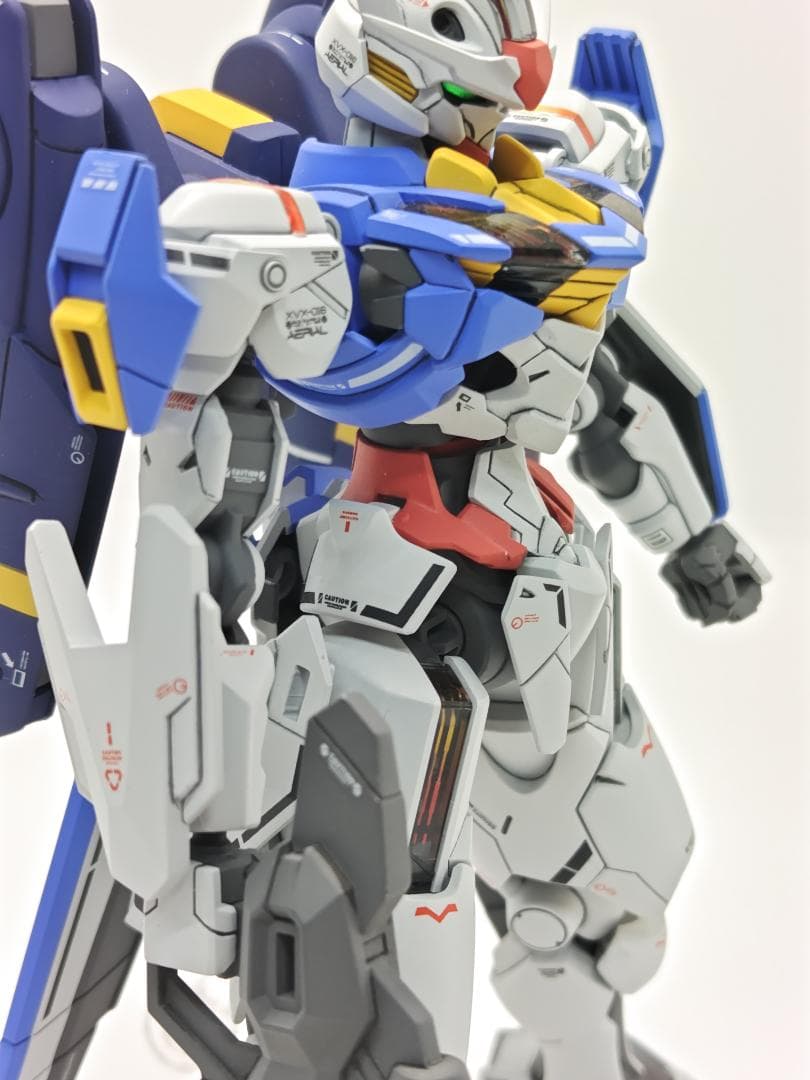 ガンプラ　HGガンダムエアリアル（フライトユニット付）　完成品