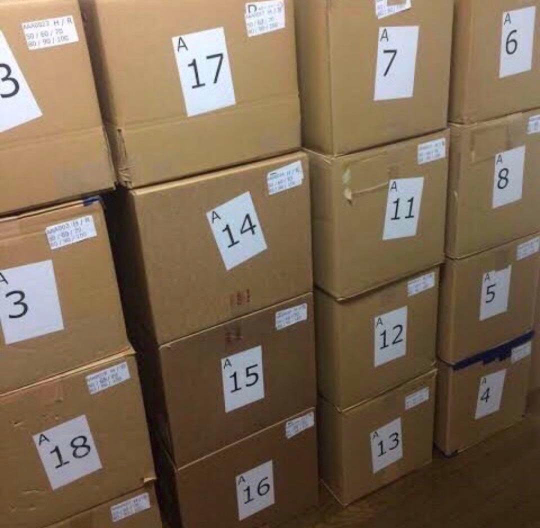 遊戯王 大量まとめ売り 約30万枚 引退品 業者引取品 総重量500kg