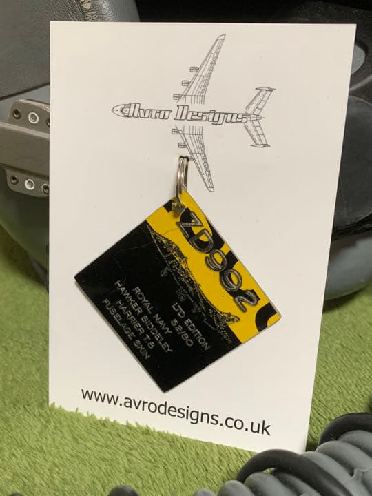 英海軍 戦闘機 ハリアー Harrier タグ キーホルダー 攻撃機 文字入り