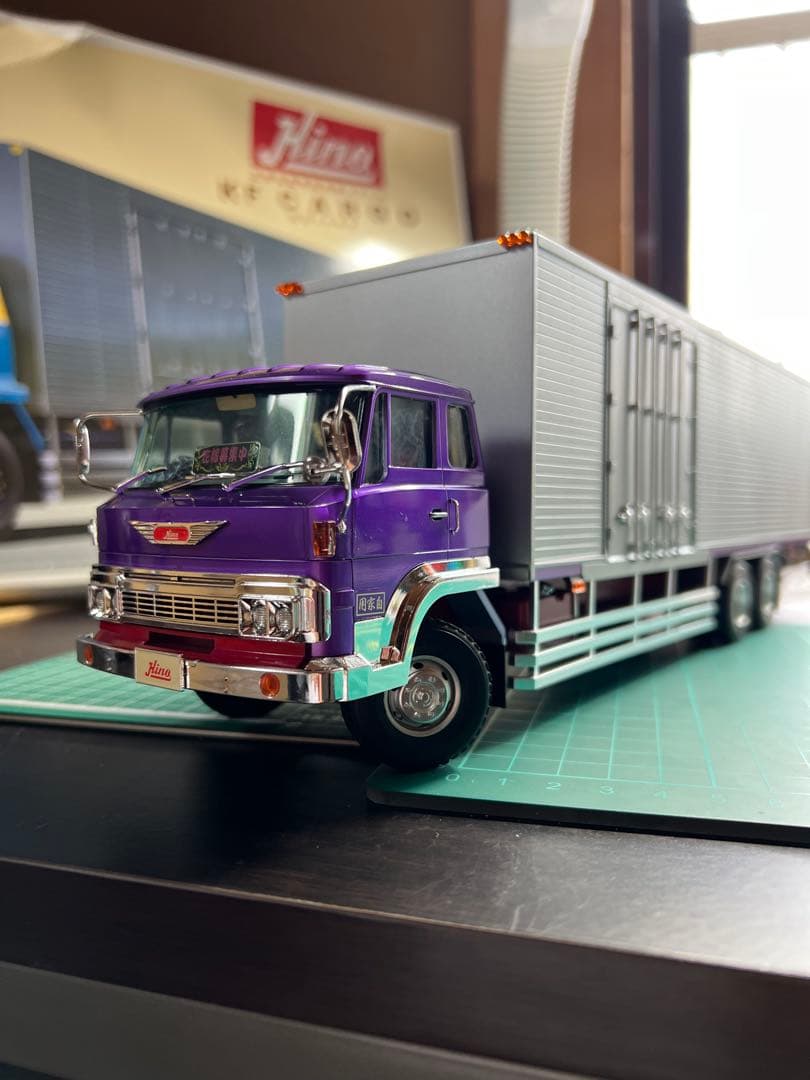 アオシマ　1/32 KF CARGO 完成品