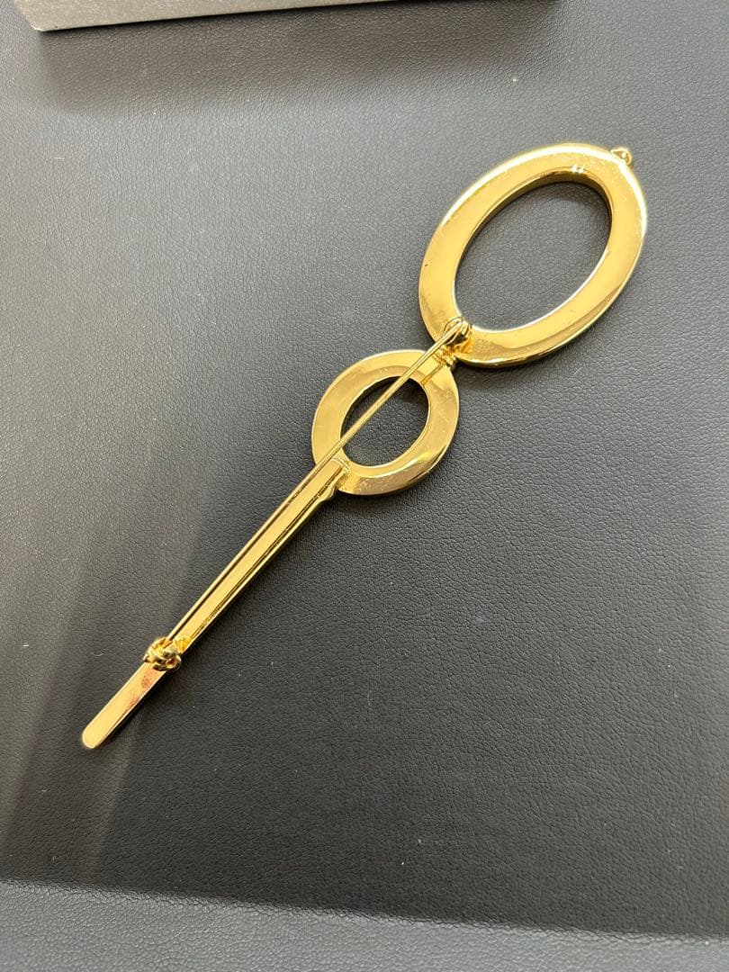 Christian Dior ゴールドブローチ 箱付き おまけロゴブローチ付き