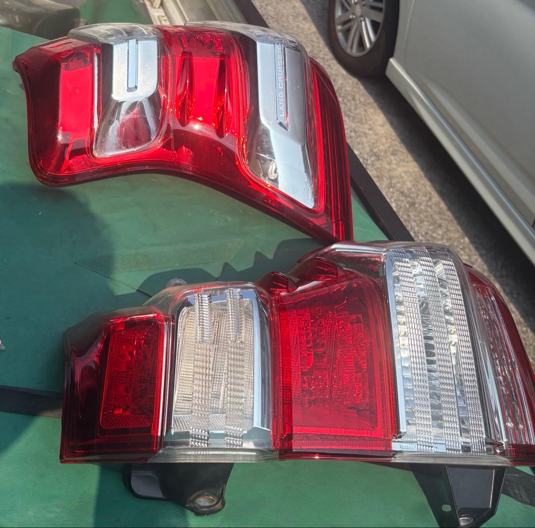 TOYOTA LAND CRUISER ランクル　テールランプ　クリアテールのみ
