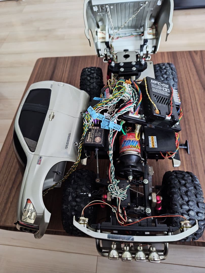 トヨタ・タンドラ　ハイリフト フルオペ