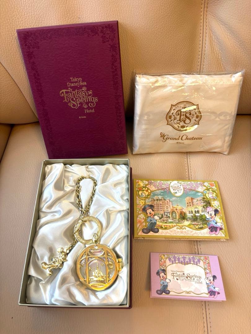 ファンタジースプリングスＨグランドシャトー宿泊者スペシャルキーホルダー&Ｅバッグ