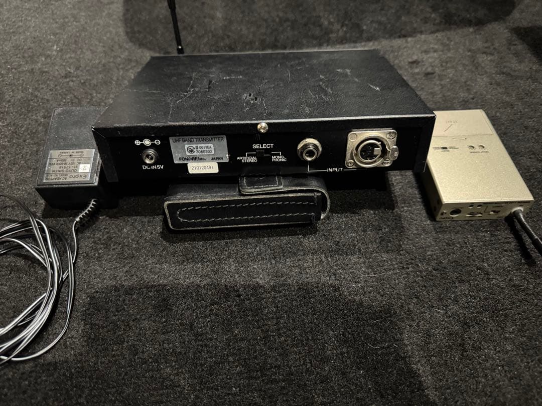 Expro ワイヤレスシステム 本体とACアダプター