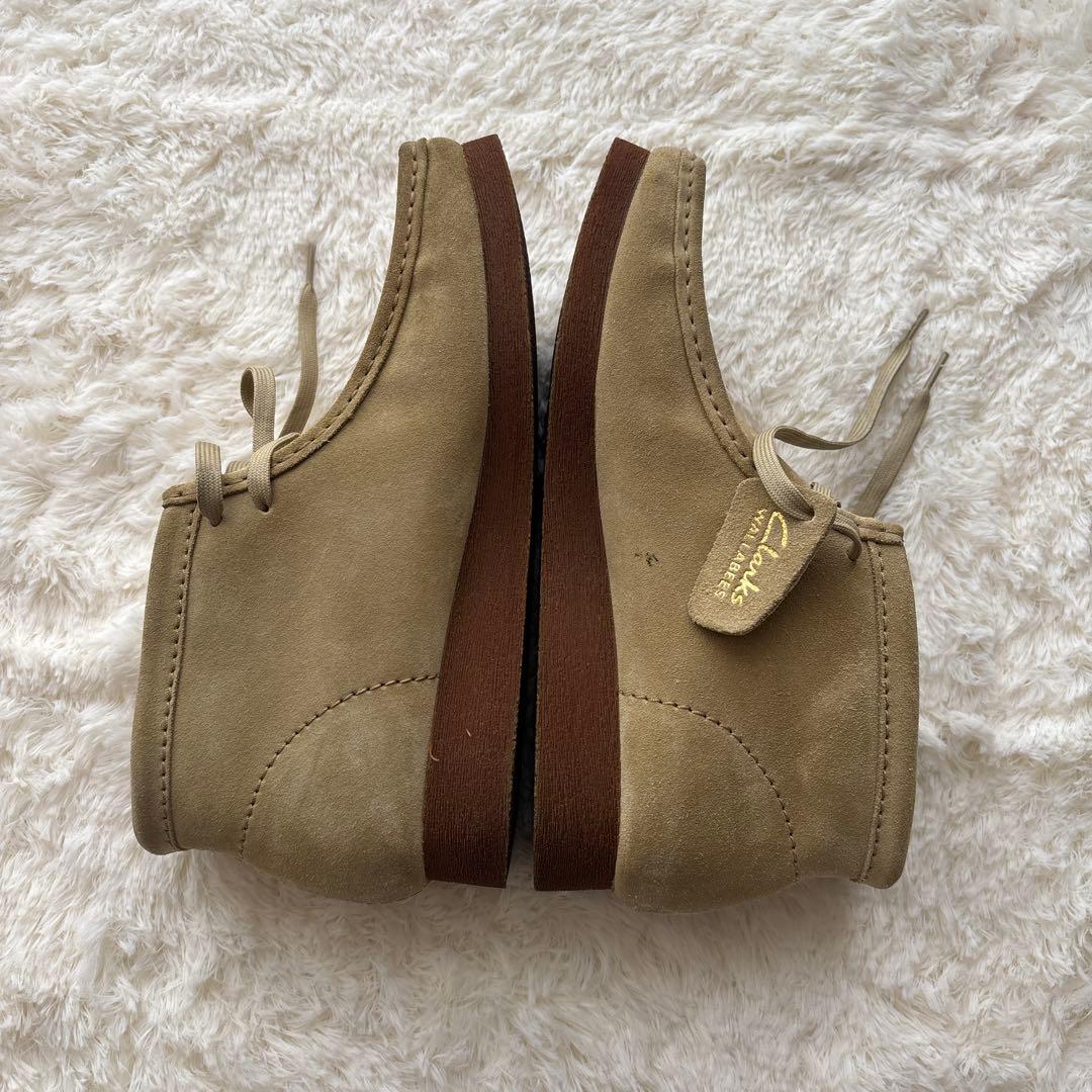 Clarks ワラビー 26.5cm ベージュ CFS スエード ゴールドロゴ