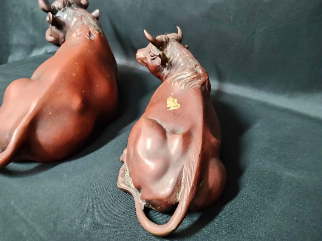 【重量9.6kg】銅製 臥牛 置物 在銘 親子 牛 縁起物 オブジェ 骨董