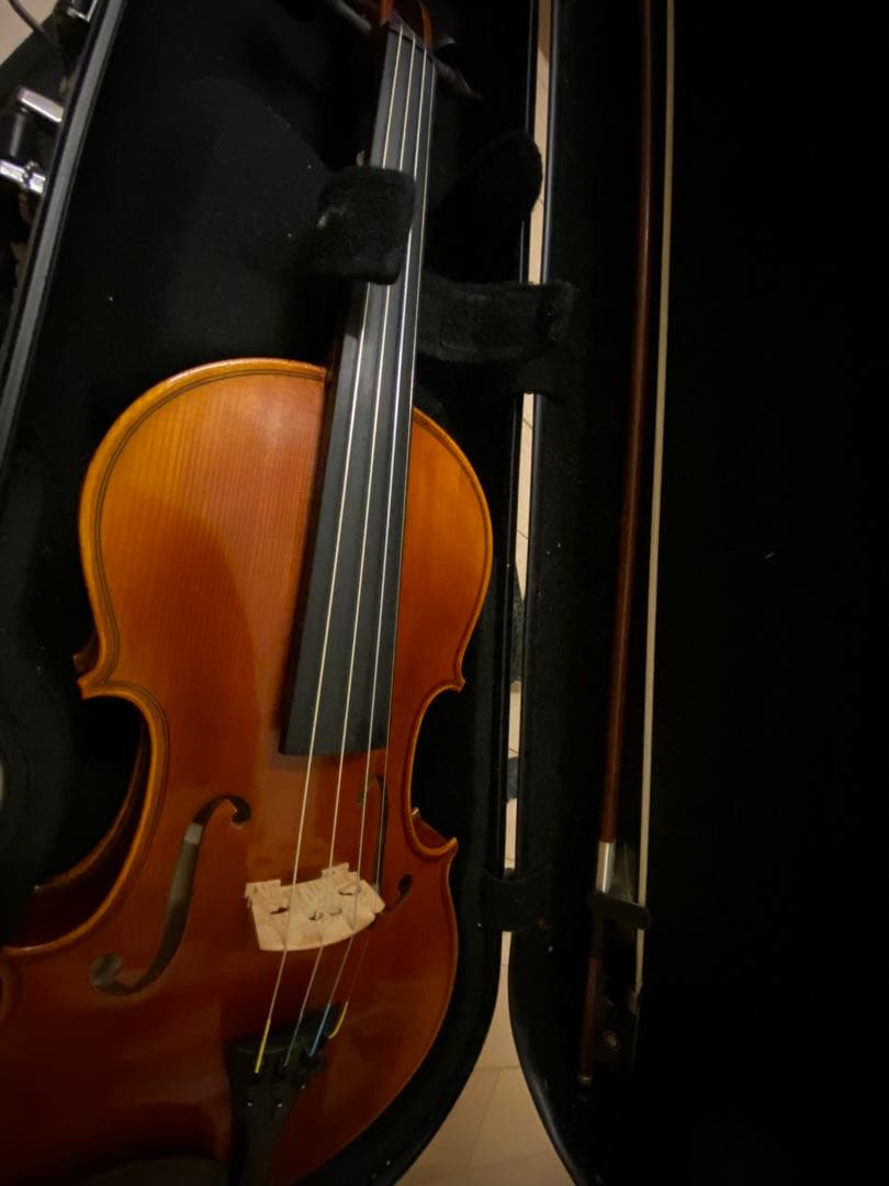 美品YAMAHAヴァイオリン(弓、ケース、松脂、顎当て付き)