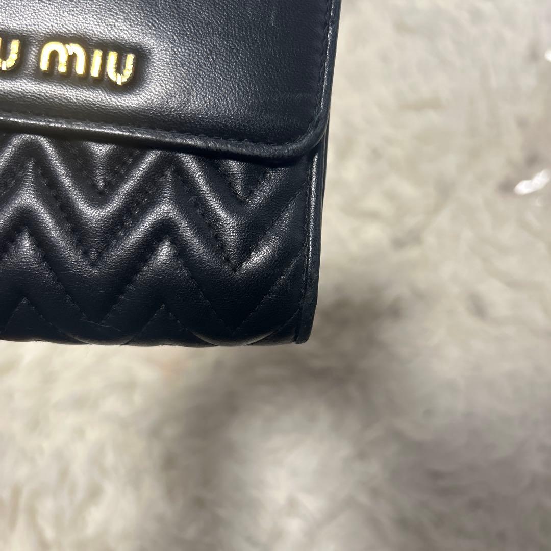 miu miu 二つ折り財布 黒