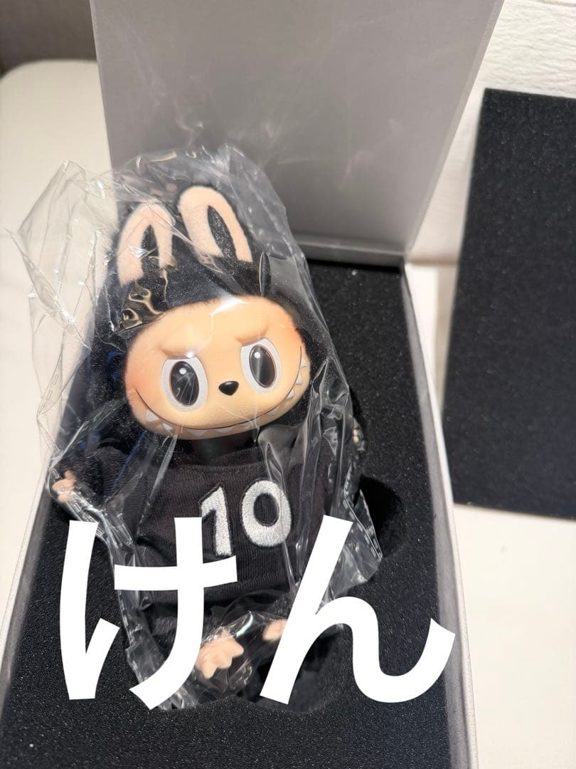 ポップマート　ラブブ　LABUBU THE MONSTERS 10周年限定　上海