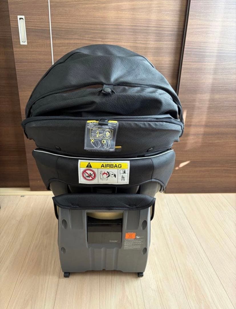 回転式ブラックチャイルドシート