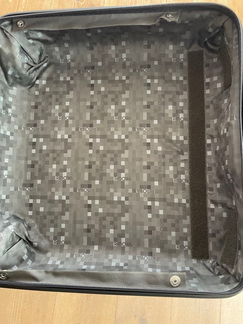 RIMOWA(リモワ サルサ）　27L　キャリーケース　４輪