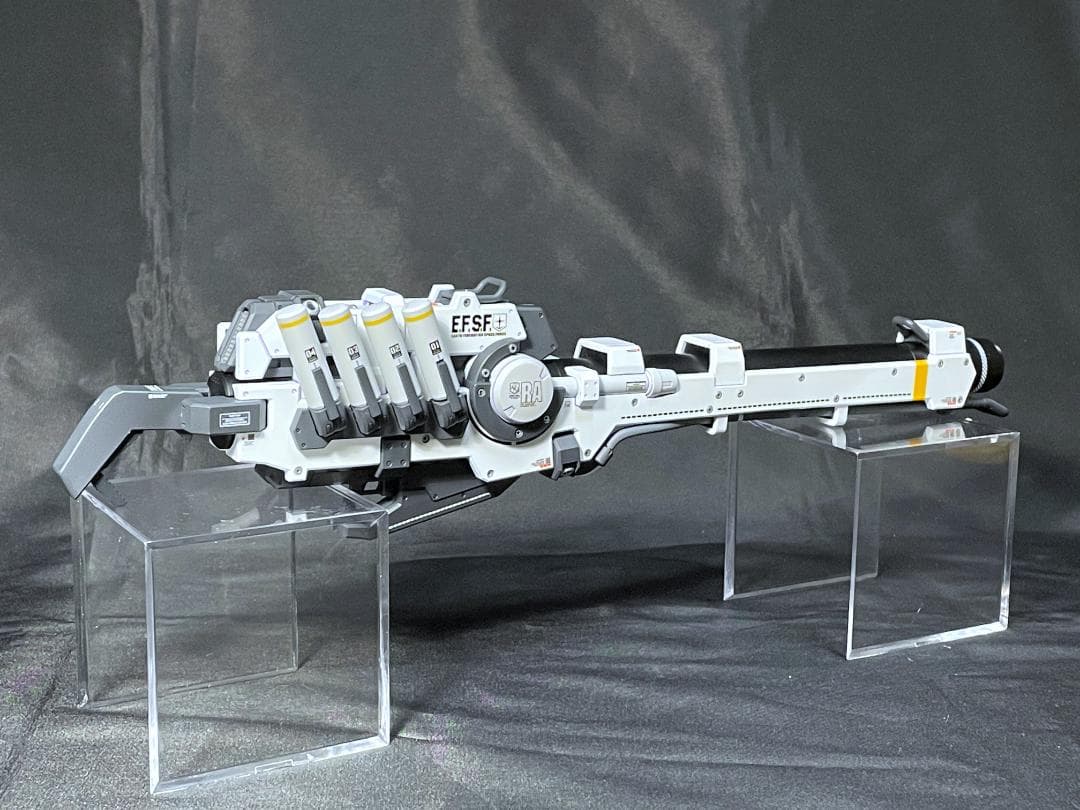 RG Hi-νガンダム＋ハイパー・メガ・バズーカ・ランチャー 全塗装完成品