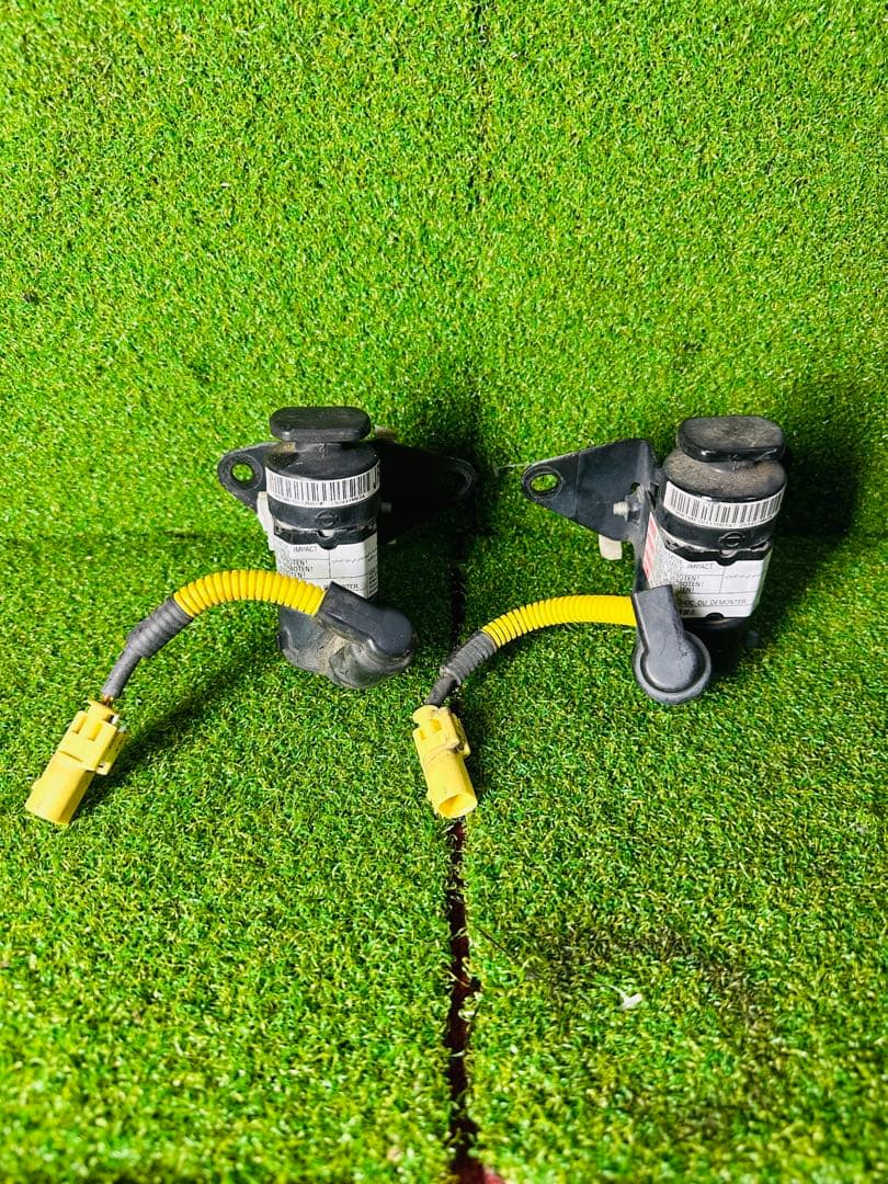 日産　Y51 フーガ 前期　ポップアップエンジンフード　アクチェータ