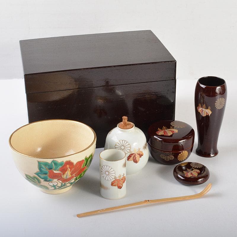 茶道具　利休茶箱　色絵花文茶碗　菊桐蒔絵棗など　七点　一式　V　R7103