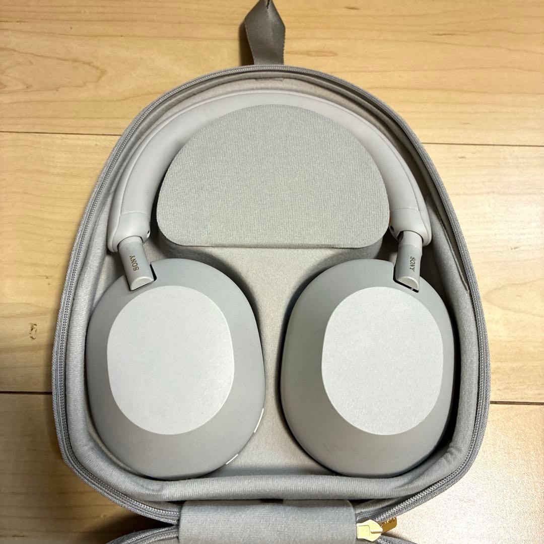 SONY WH-1000XM5 プラチナシルバーホワイト【早い者勝ち】