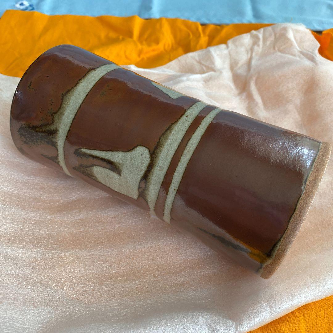 せりざわけいすけおまけ 益子焼の人間国宝濱田庄司の次男、濱田晋作の花生です。