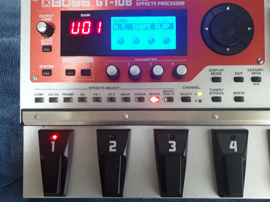 BOSS GT10B ベースマルチエフェクター
