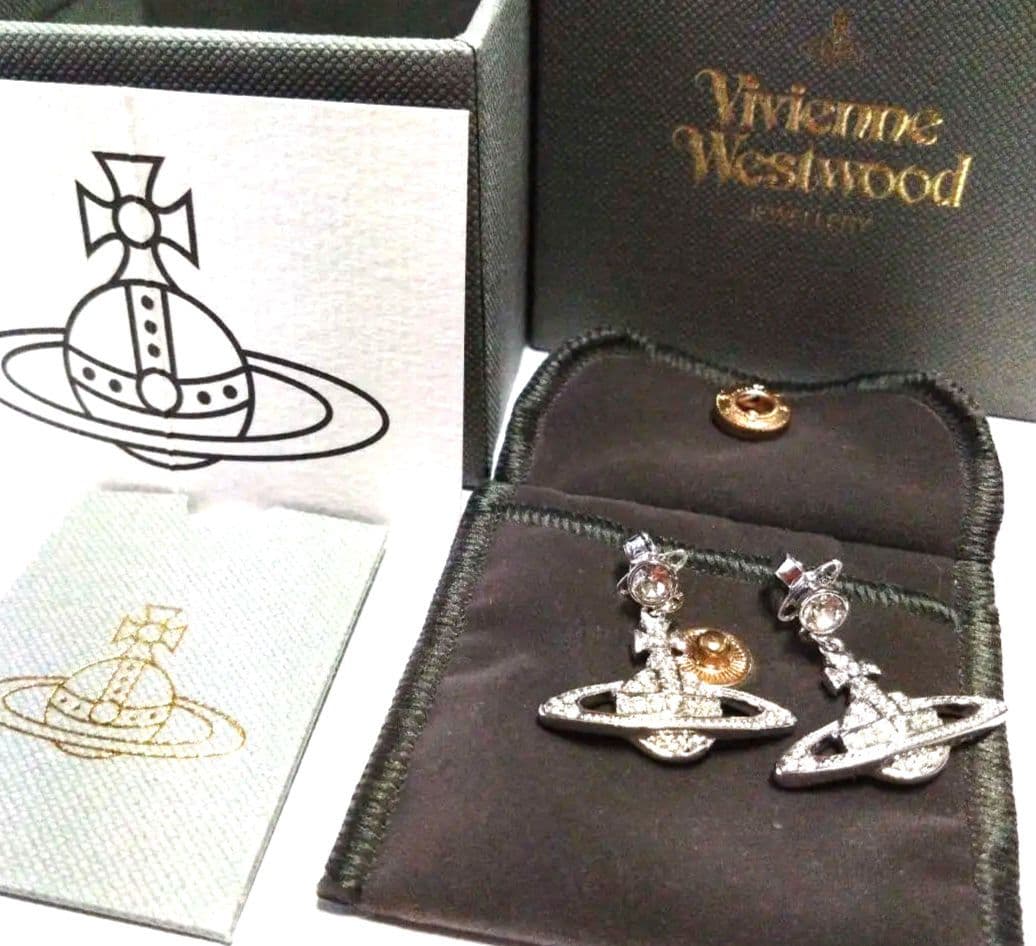 Vivienne Westwooオーブピアス　シルバー縦2.5cm 横2.5cm