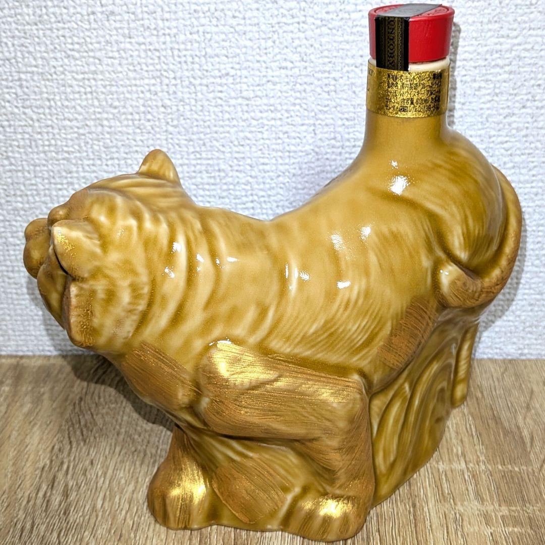 サントリーローヤル　干支　寅歳　2022年　600ml 43%　未開栓　箱有り