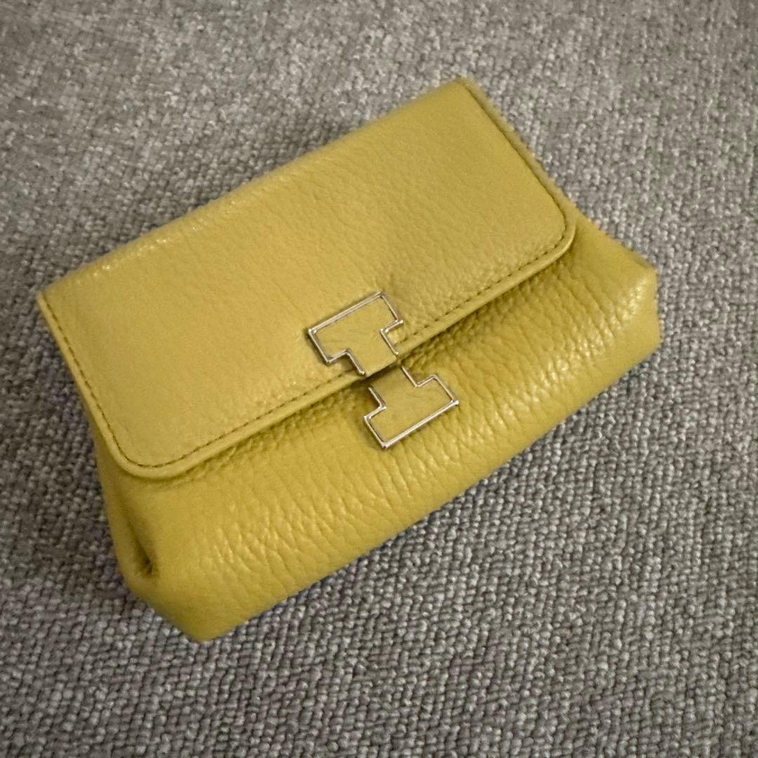 期間限定値下げ【新品未使用】IACUCCI イエロー 財布