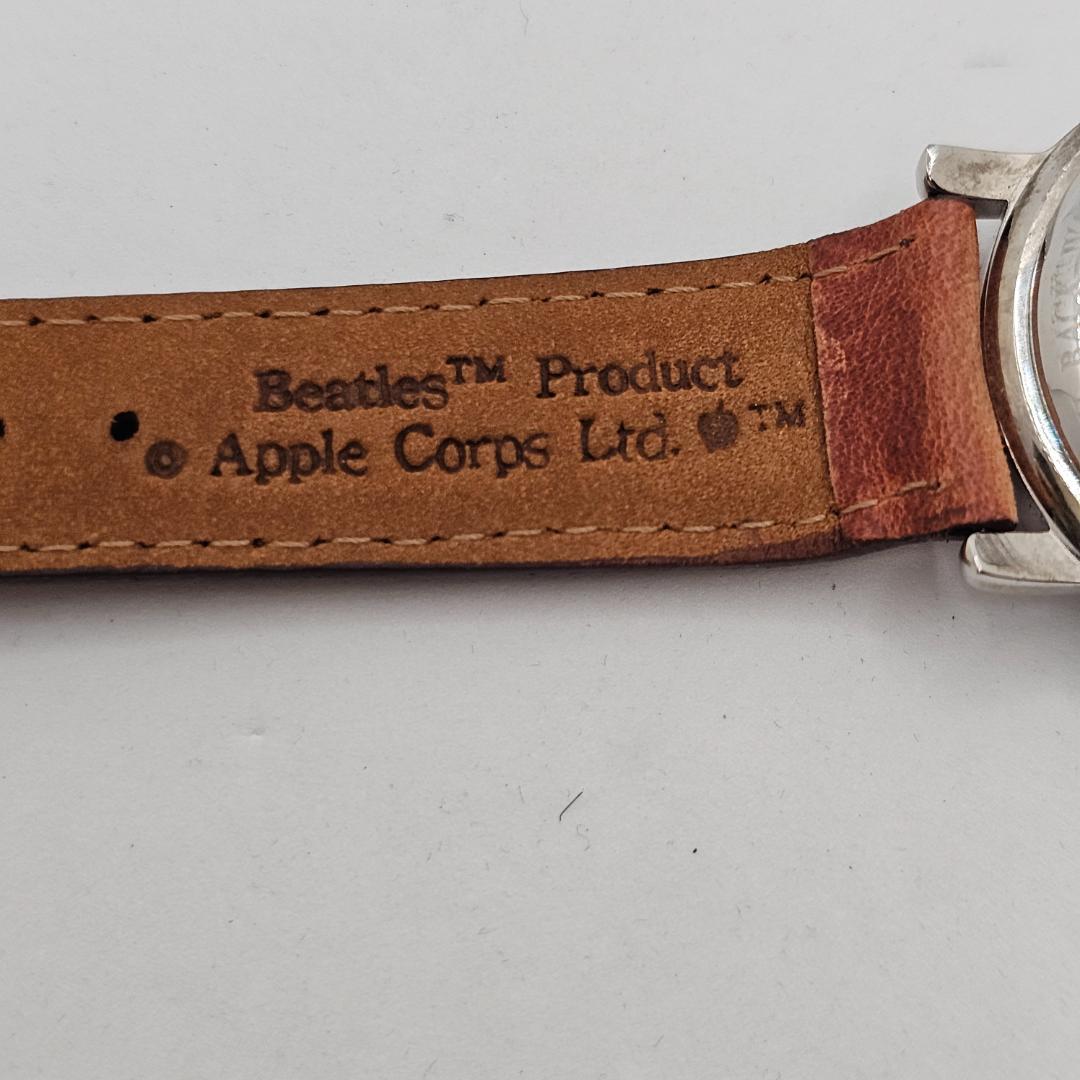 【希少】THE BEATLES アップル・コア 腕時計 ギター型ウッドケース付き