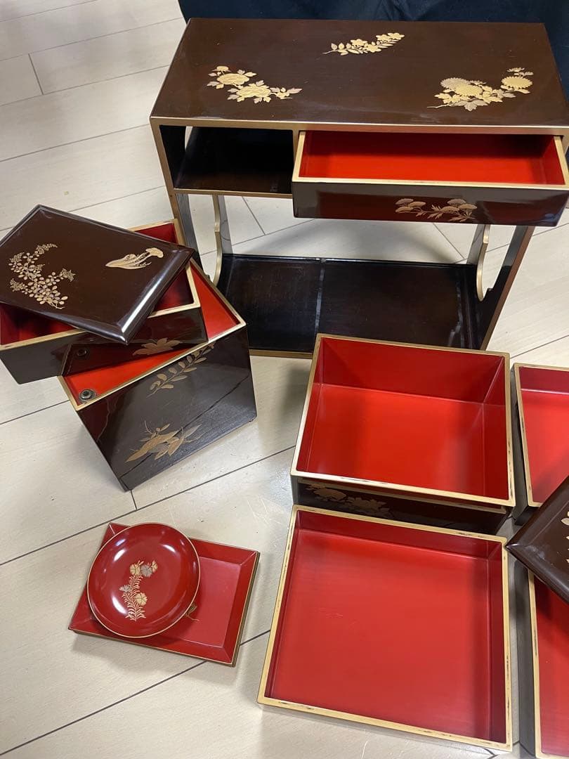 【茶道具】蒔絵野弁当　野点　弁当箱　花見重　年代物　漆器　金蒔絵　重箱