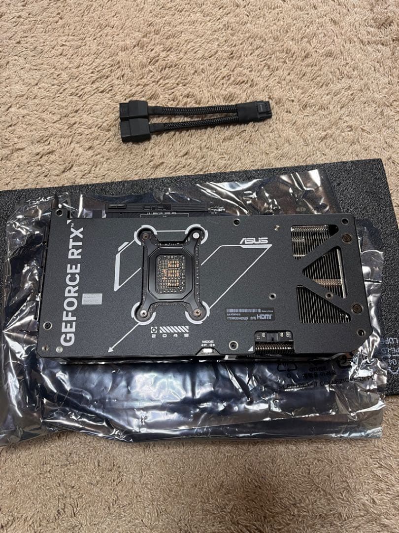 ASUS グラフィックボード RTX5070-012G 未使用