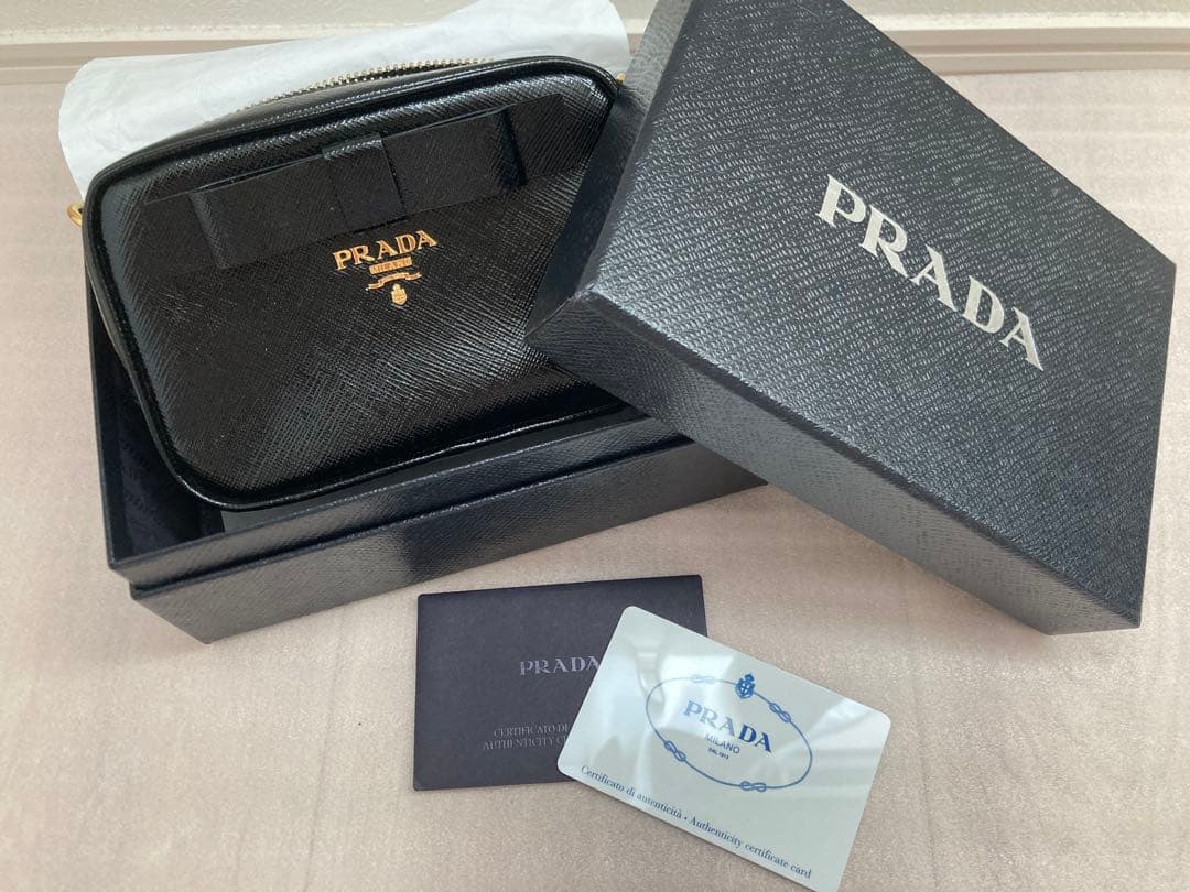 ド*ー様 PRADA プラダ　ポシェット　ショルダーバッグ　パーティーバッ