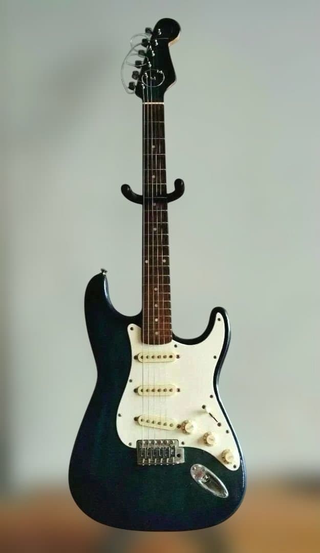 ストラトタイプギター　ジャンク