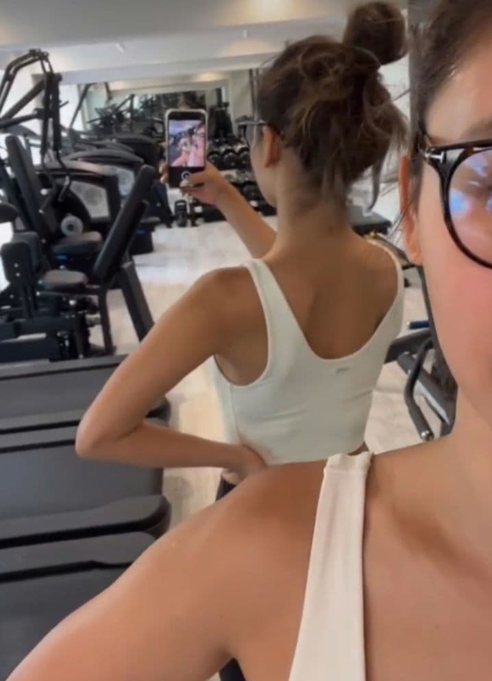 新品☆Wellness Padded Cropped Tank Top